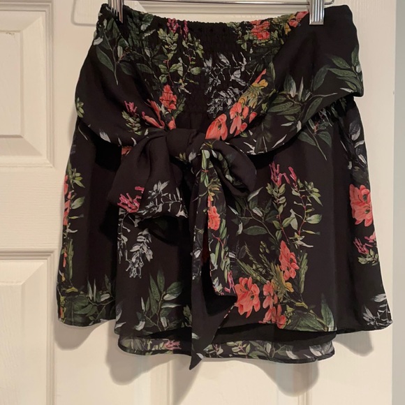 Parker Mini Skirt - Picture 2 of 5